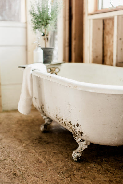 The Clawfoot Tub